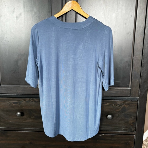 Denver Hayes Women's Pleat Detail Relaxed Fit V-Neck Top - Picture 2 of 15